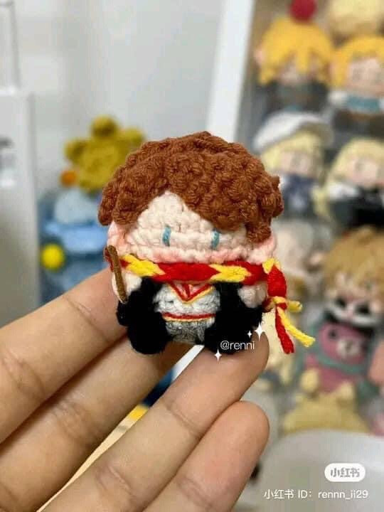 Mini Crochet Amigurumi Pattern for Ron Weasley and Hermione Granger Dolls with Detailed Stitch Instructions