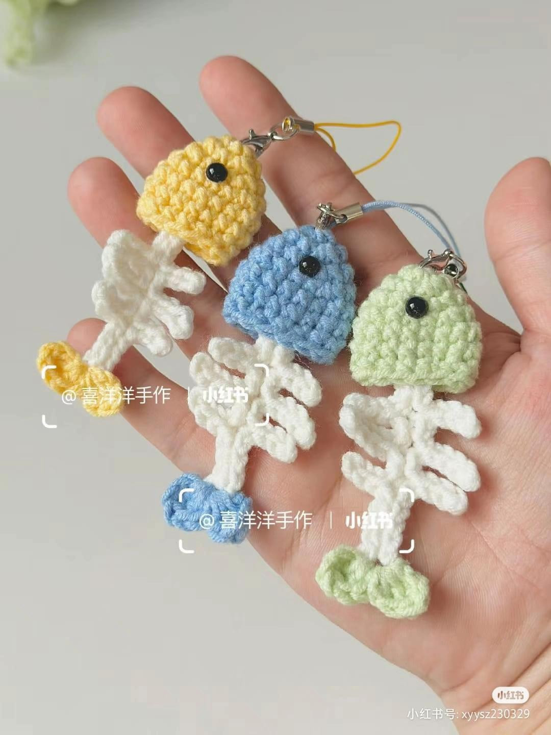 Mini Fish Skeleton Keychain Crochet Pattern: Yellow, Blue, Green Amigurumi Chart with Instructions