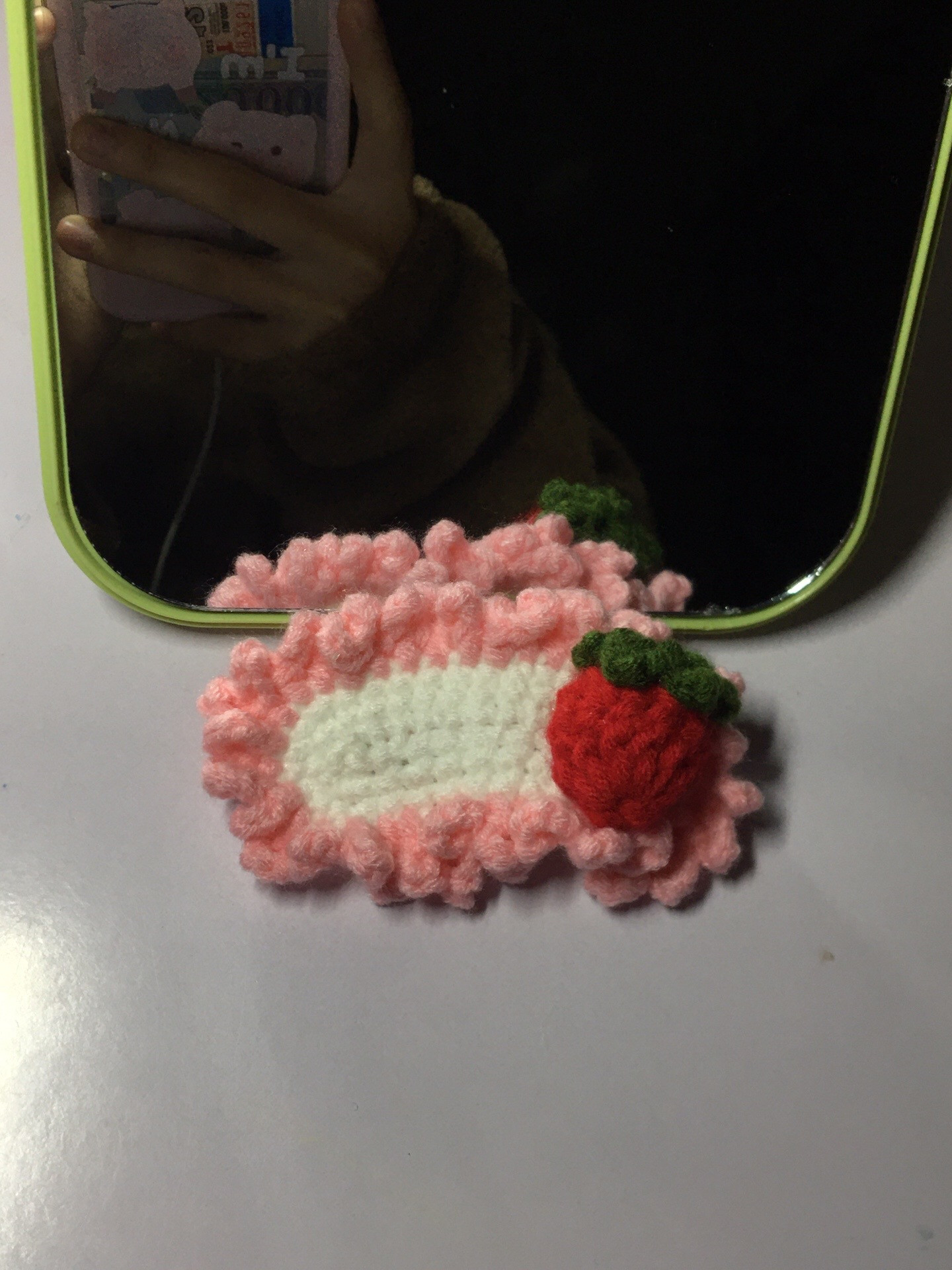 Móc kẹp tóc hình bánh kem dâu tây