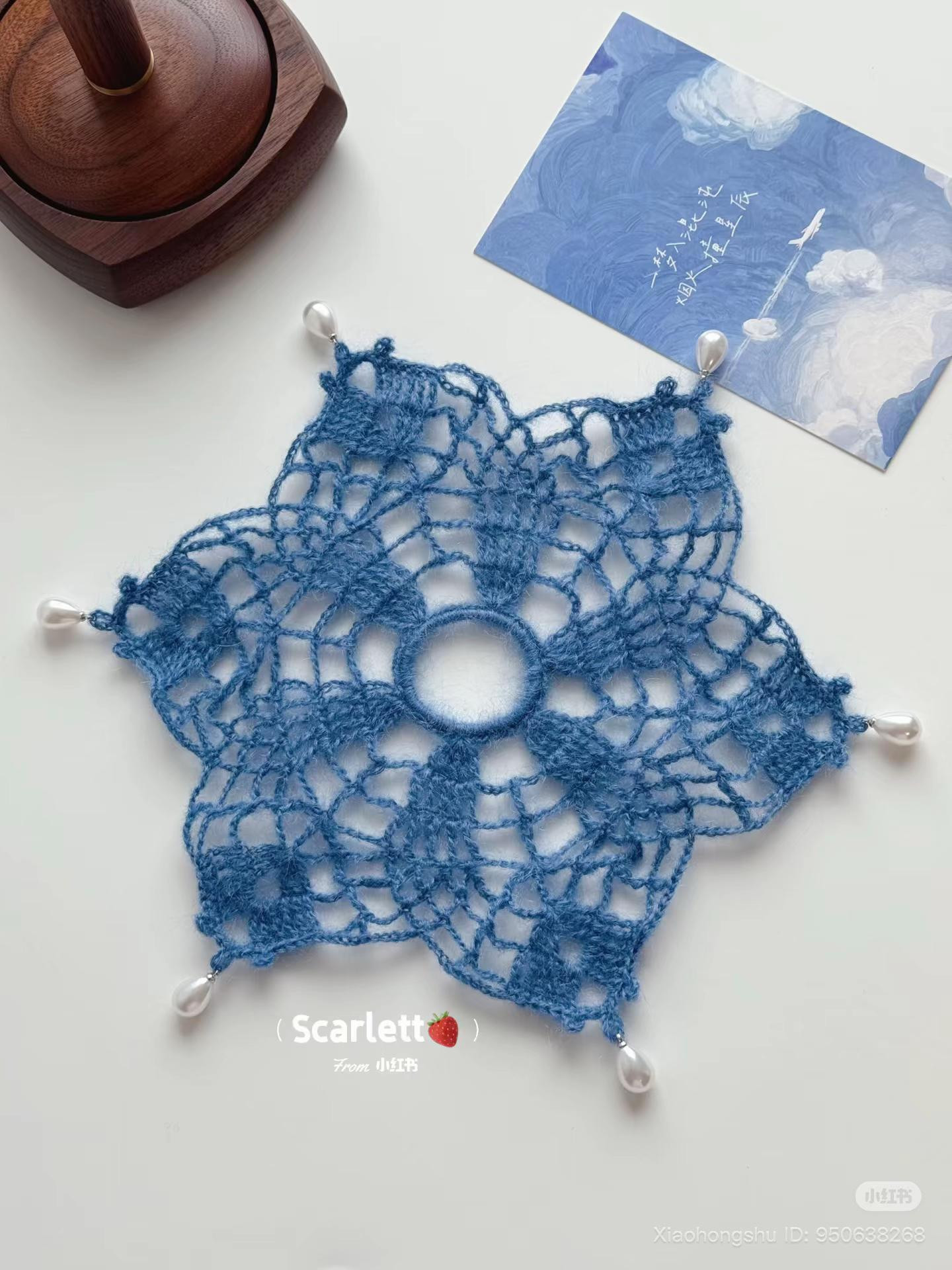 Móc len kẹp tóc hoa sen màu xanh đính hạt ngọc trai