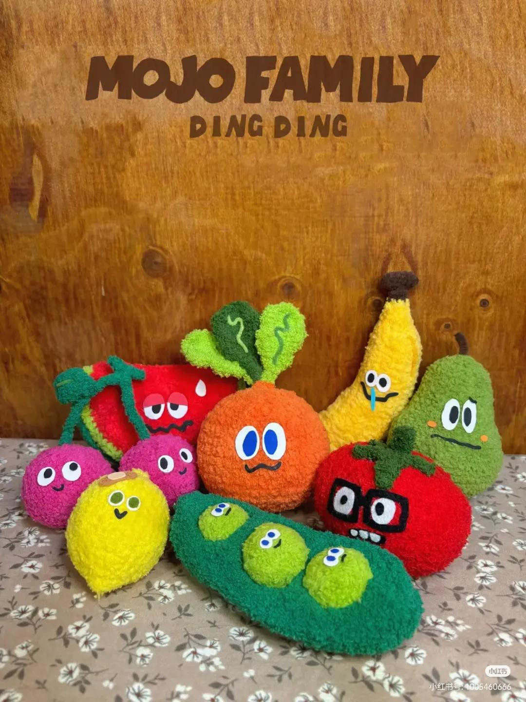 Mojo Family Ding Ding: Cute Fuzzy Fruit and Vegetable Amigurumi Patterns