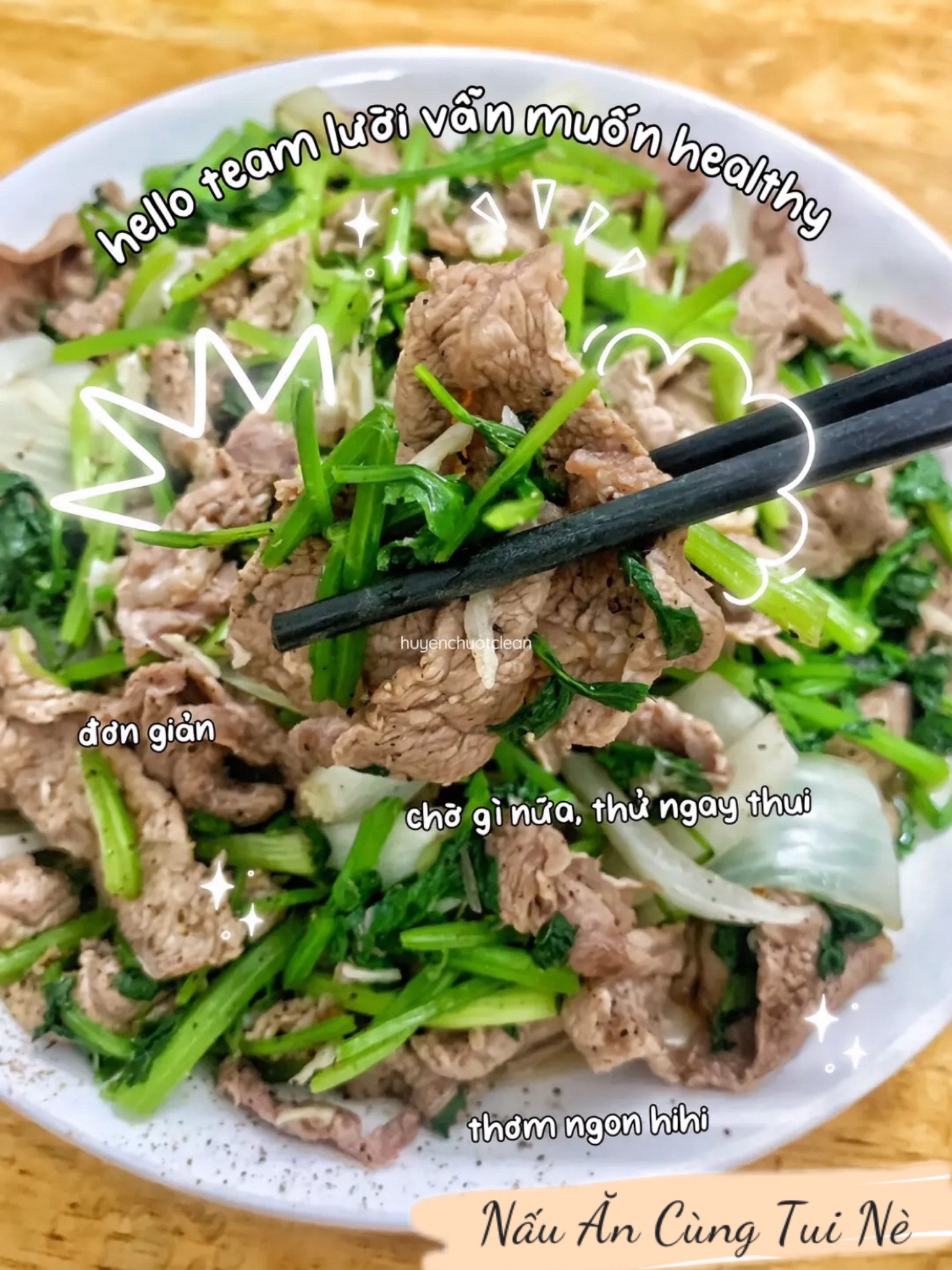 Món bò xào rau cần tàu và hành tây healthy, công thức đơn giản chỉ với 3 thành phần