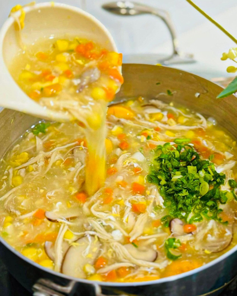 Một Tô Soup Gà Nóng Hổi Thơm Ngon Dành Cho Một Ngày Mới Đầy Năng Lượng