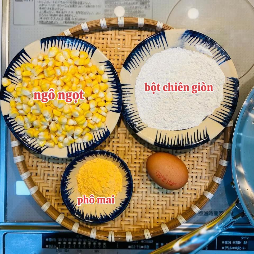 Ngô chiên lắc phô mai giòn tan, món ăn vặt đơn giản từ ngô ngọt, bột chiên giòn và trứng gà