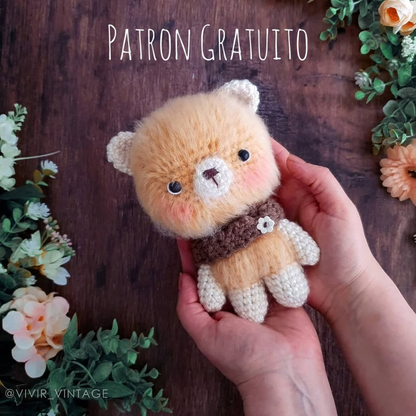 Osito Juampi: Patrón gratuito de oso de peluche tejido a crochet por Vivir Vintage