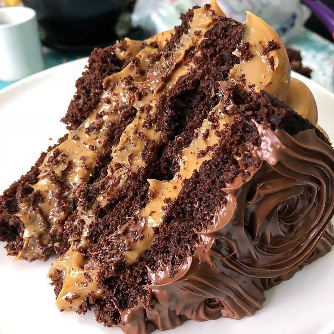 Pão de Mel com Doce de Leite e Ganache de Chocolate
