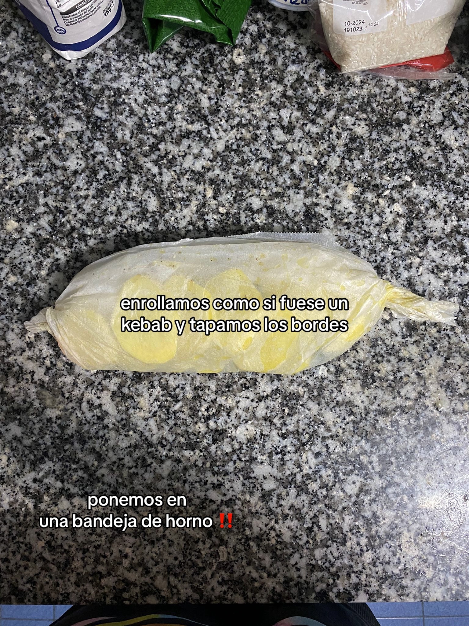 Patatas al horno con espinacas, pera y gorgonzola