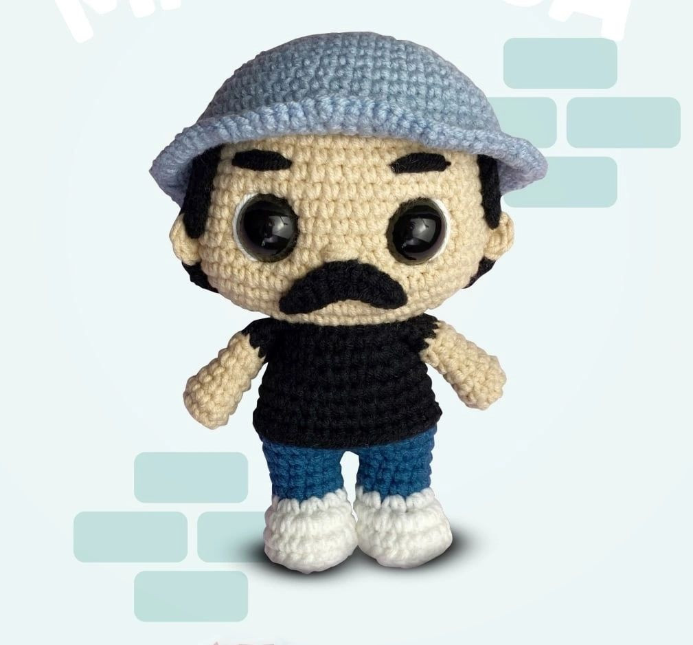 Patrón Amigurumi Don Ramon con Barba y Gorro Azul