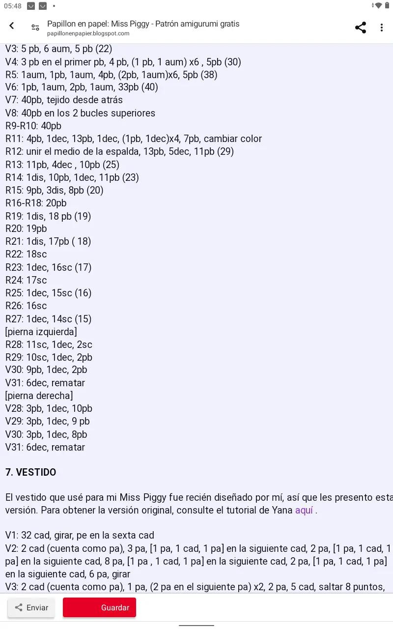 Patrón amigurumi Miss Piggy con vestido floral