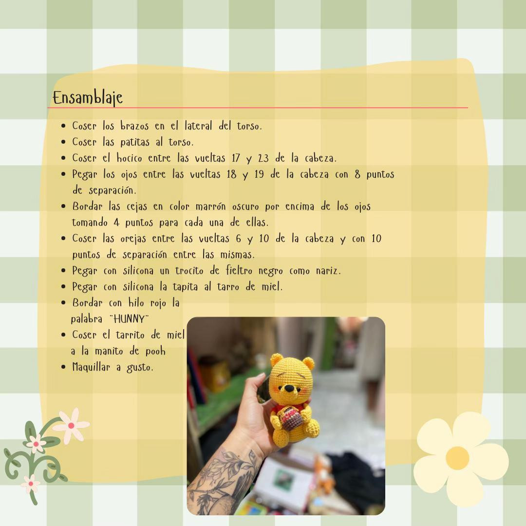 Patrón Amigurumi Winnie the Pooh: Gato Amarillo con Camiseta Roja y Potito de Miel
