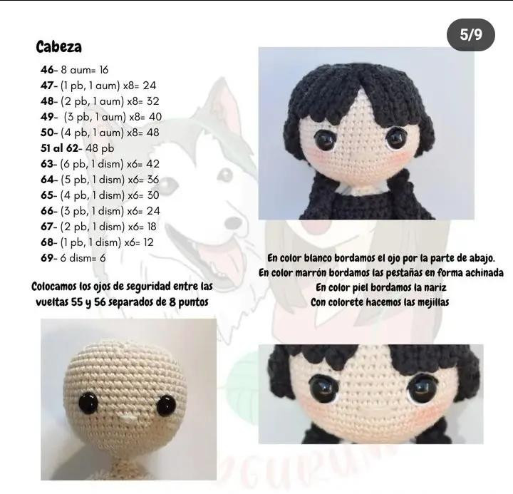 Patrón de amigurumi de la niña Wednesday Addams con vestido negro y cabello corto