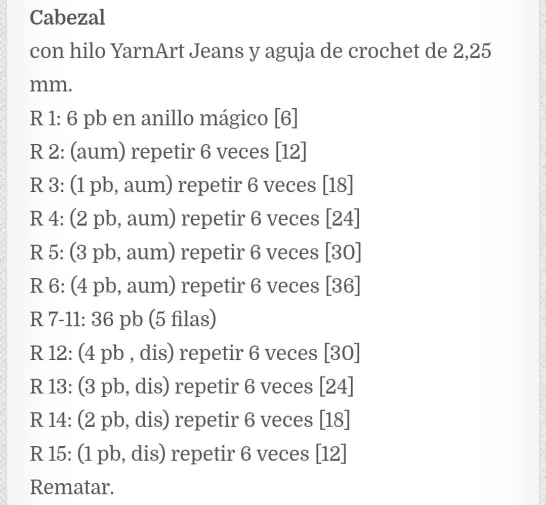 Patrón de Amigurumi Gato Gris con lazo rosa y bozal beige