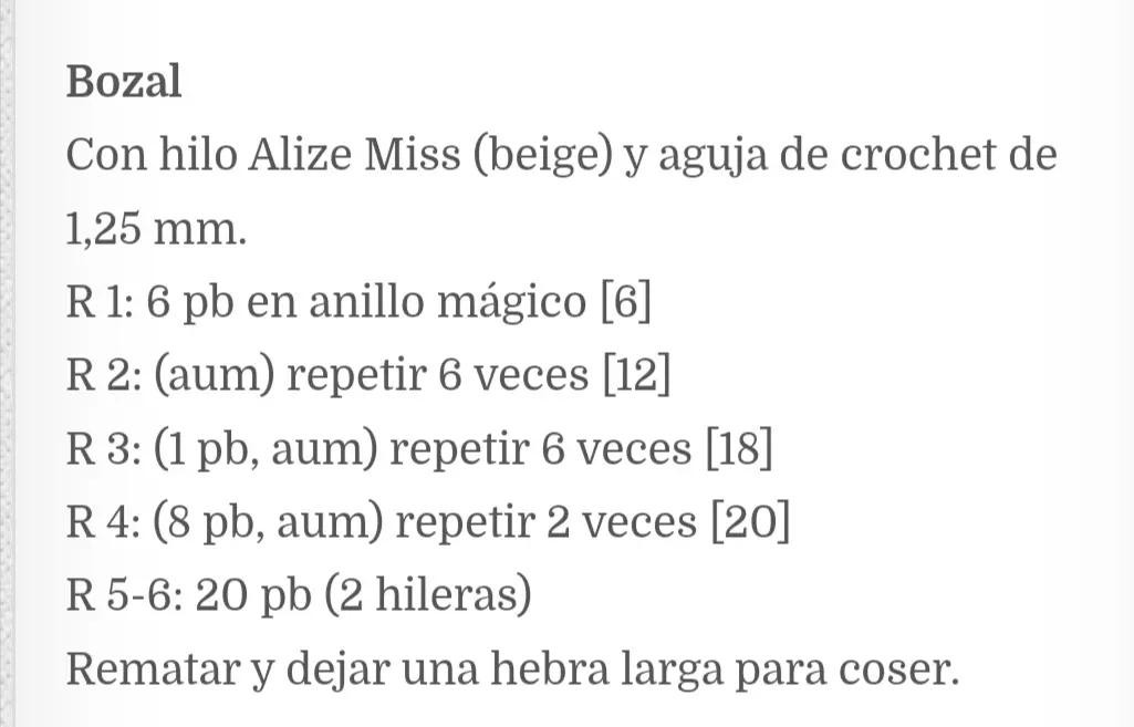 Patrón de Amigurumi Gato Gris con lazo rosa y bozal beige