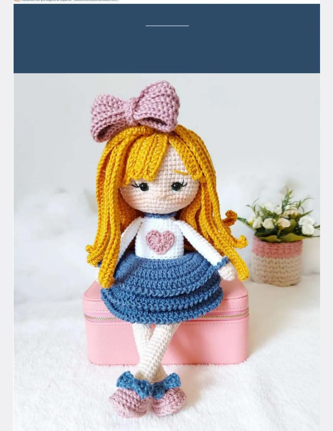 Patrón de Amigurumi: Muñeca con cabello amarillo y vestido azul