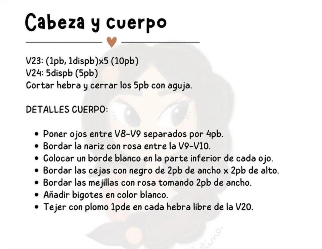 Patrón de amigurumi: Ratón gris con orejas rosadas y bigotes blancos