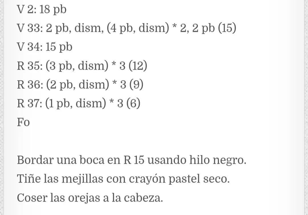 Patrón de crochet gratis para fantasma tierno con sombrero de bruja y calabazas, materiales y abreviaturas incluidas