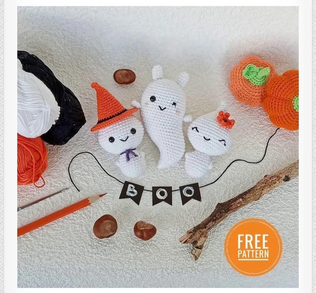 Patrón de crochet gratis para fantasma tierno con sombrero de bruja y calabazas, materiales y abreviaturas incluidas