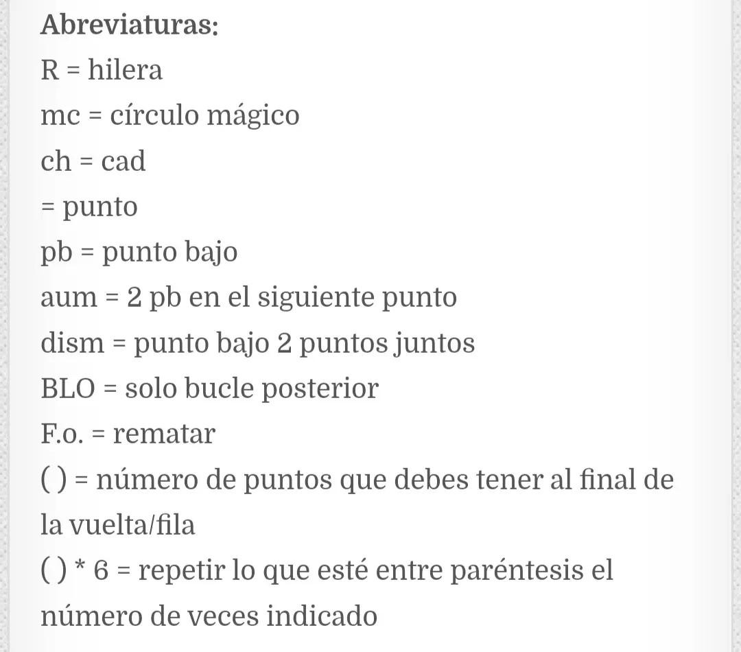 Patrón de Crochet para Conejo Amigurumi con Rayas Multicolores y Diseño Tierno