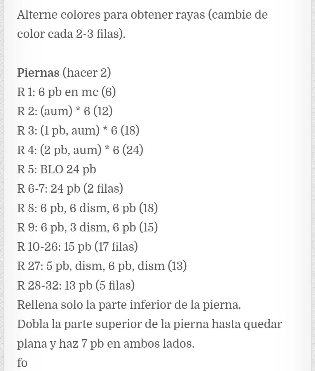 Patrón de Crochet para Conejo Amigurumi con Rayas Multicolores y Diseño Tierno