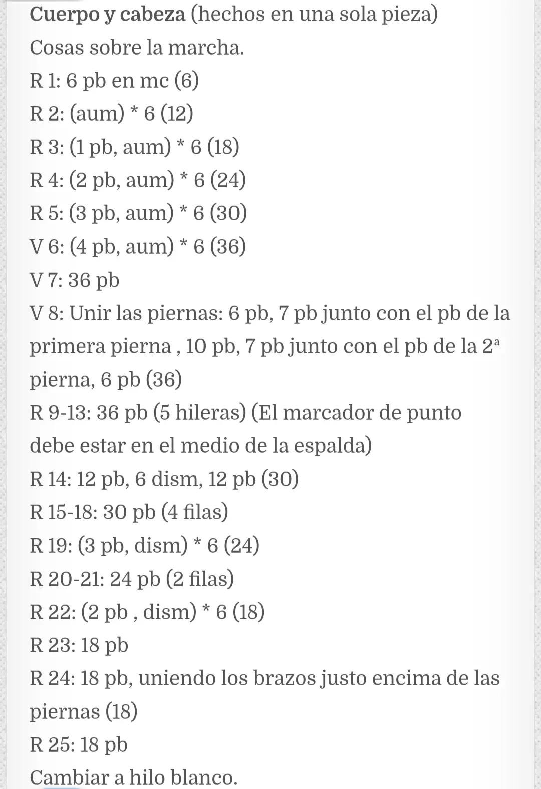 Patrón de Crochet para Conejo Amigurumi con Rayas Multicolores y Diseño Tierno