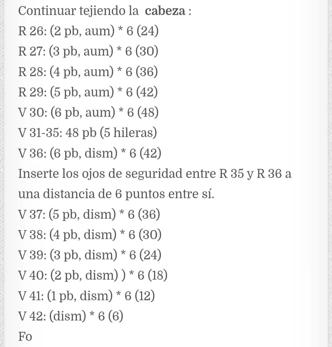 Patrón de Crochet para Conejo Amigurumi con Rayas Multicolores y Diseño Tierno