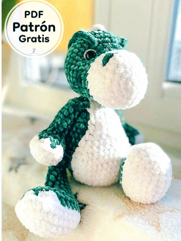 Patrón de dragón amigurumi verde y blanco gratis