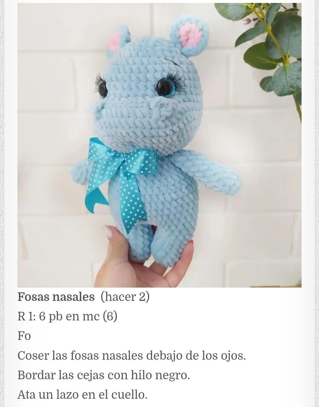 Patrón de Ganchillo para Amigurumi de Hipopótamo Azul con Lazo Turquesa