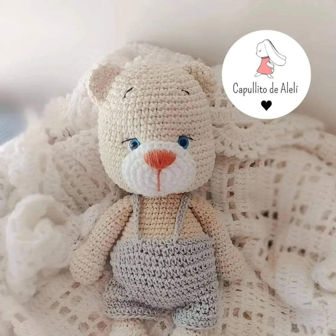 Patrón de ganchillo para oso amigurumi Juana