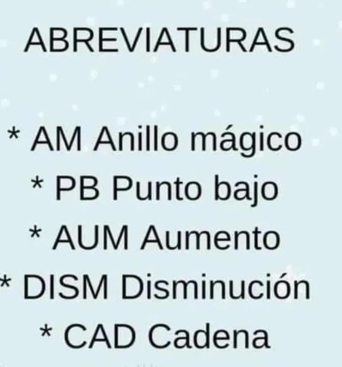 Patrón de ganchillo para pingüino amigurumi con instrucciones paso a paso y materiales