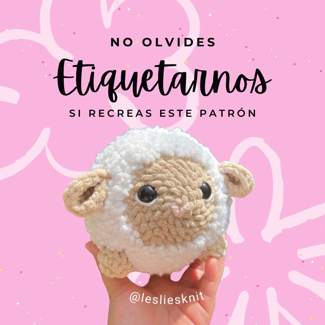 Patrón de Ovejita Crochetera con Baby Chenille y Anakuzusu