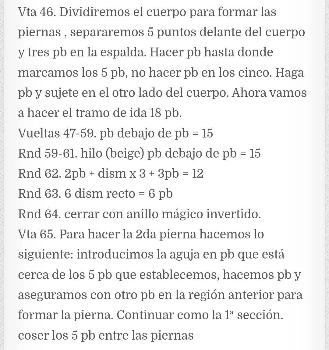 Patrón de renos amigurumi con gorro de Navidad y bufanda navideña