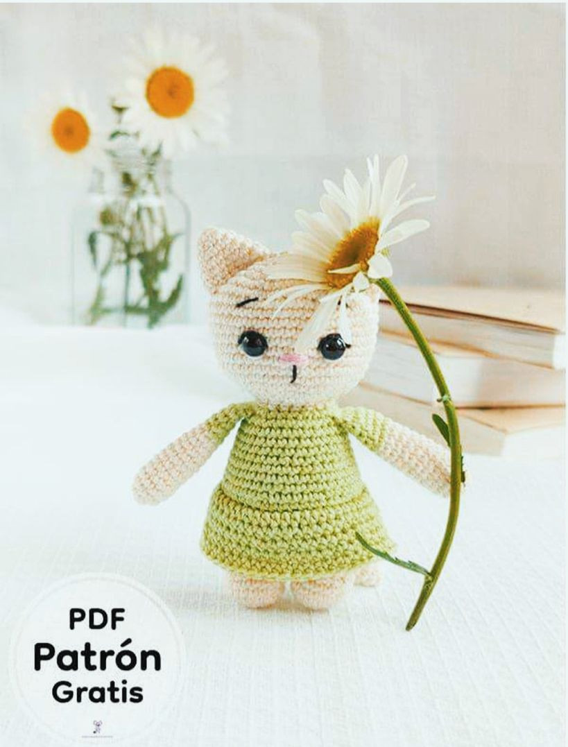 Patrón gratis Amigurumi Chica Gato con vestido verde y flores