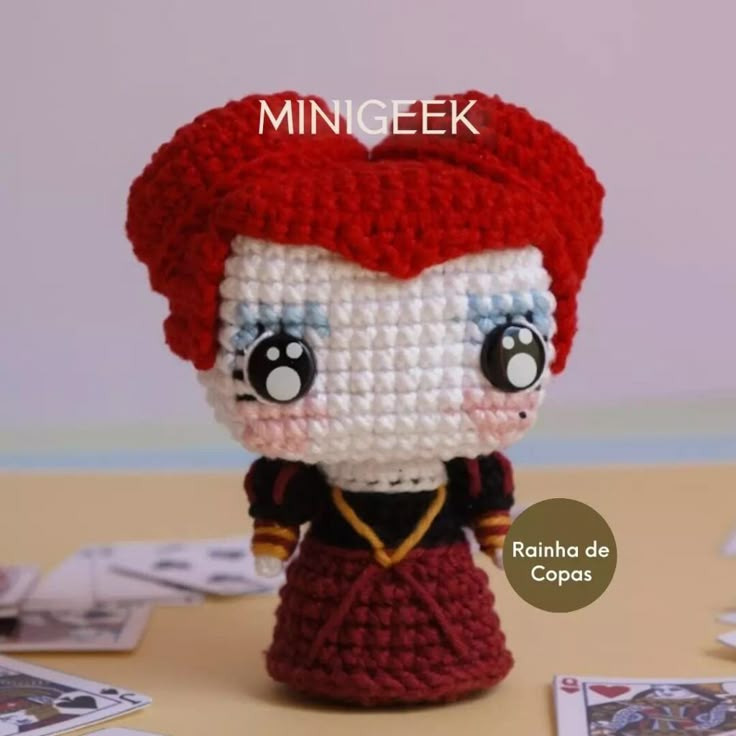 Patrón Gratis Amigurumi Reina de Corazones - Guía Paso a Paso