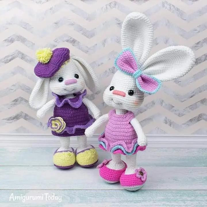 Patrón gratuito Amigurumi Conejita con vestido y accesorios