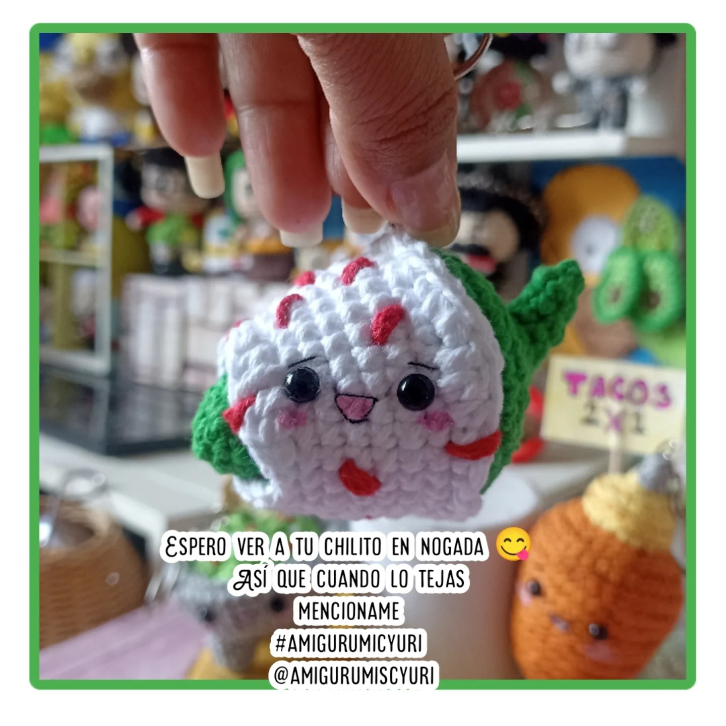 Patrón gratuito de llavero amigurumi Chile en Nogada mexicano