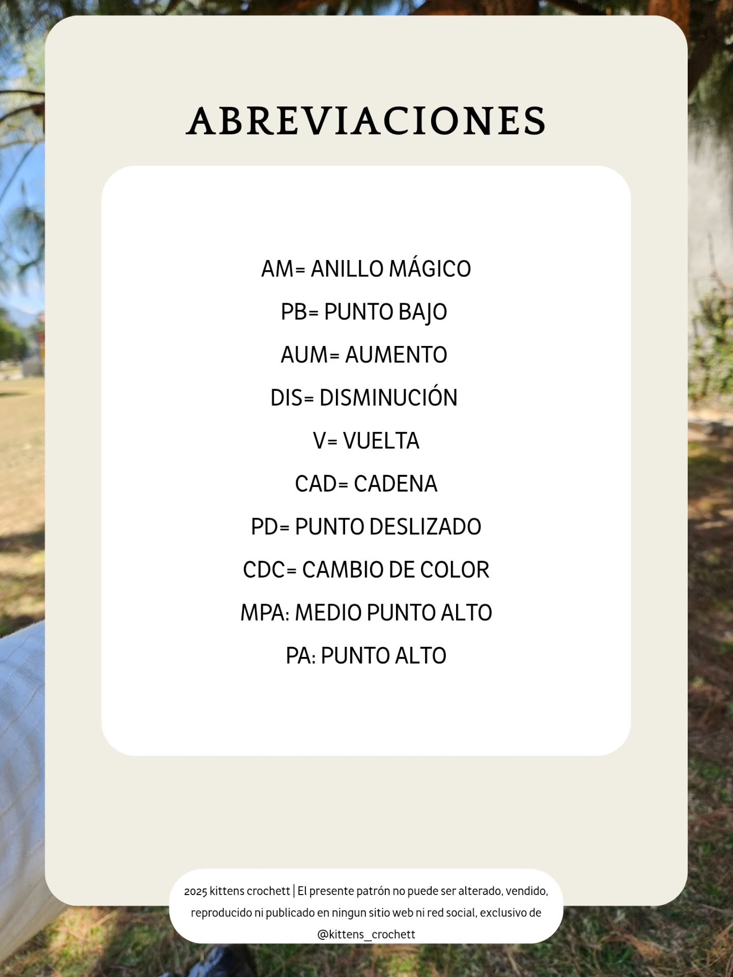 Patrón Gratuito Ovejita Amigurumi con Punto Burbuja y Vestido Azul