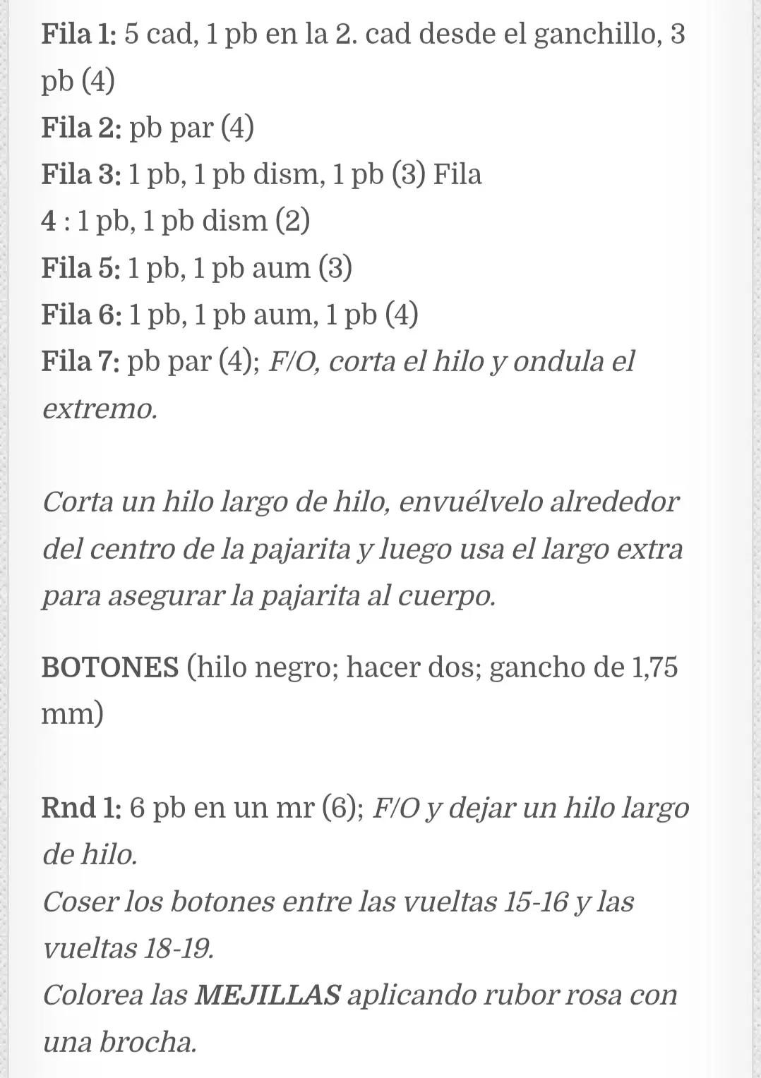 Patrón libre Amigurumi hombre de jengibre con hilo beige, blanco y rojo