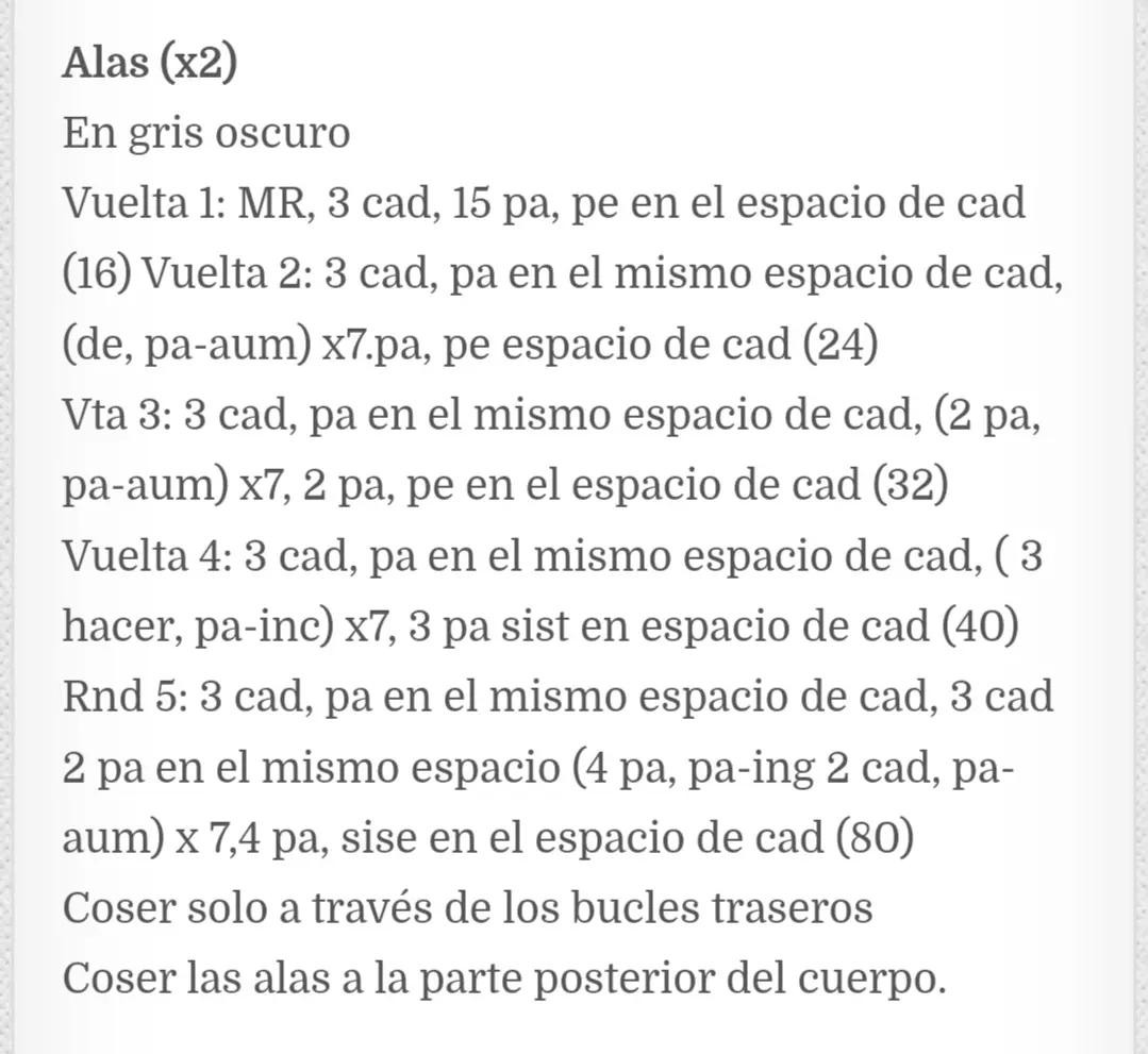 Patrón Libre de Murciélago Amigurumi: Guía paso a paso para crear un adorable murciélago de crochet en gris oscuro y rosa, con instrucciones detalladas