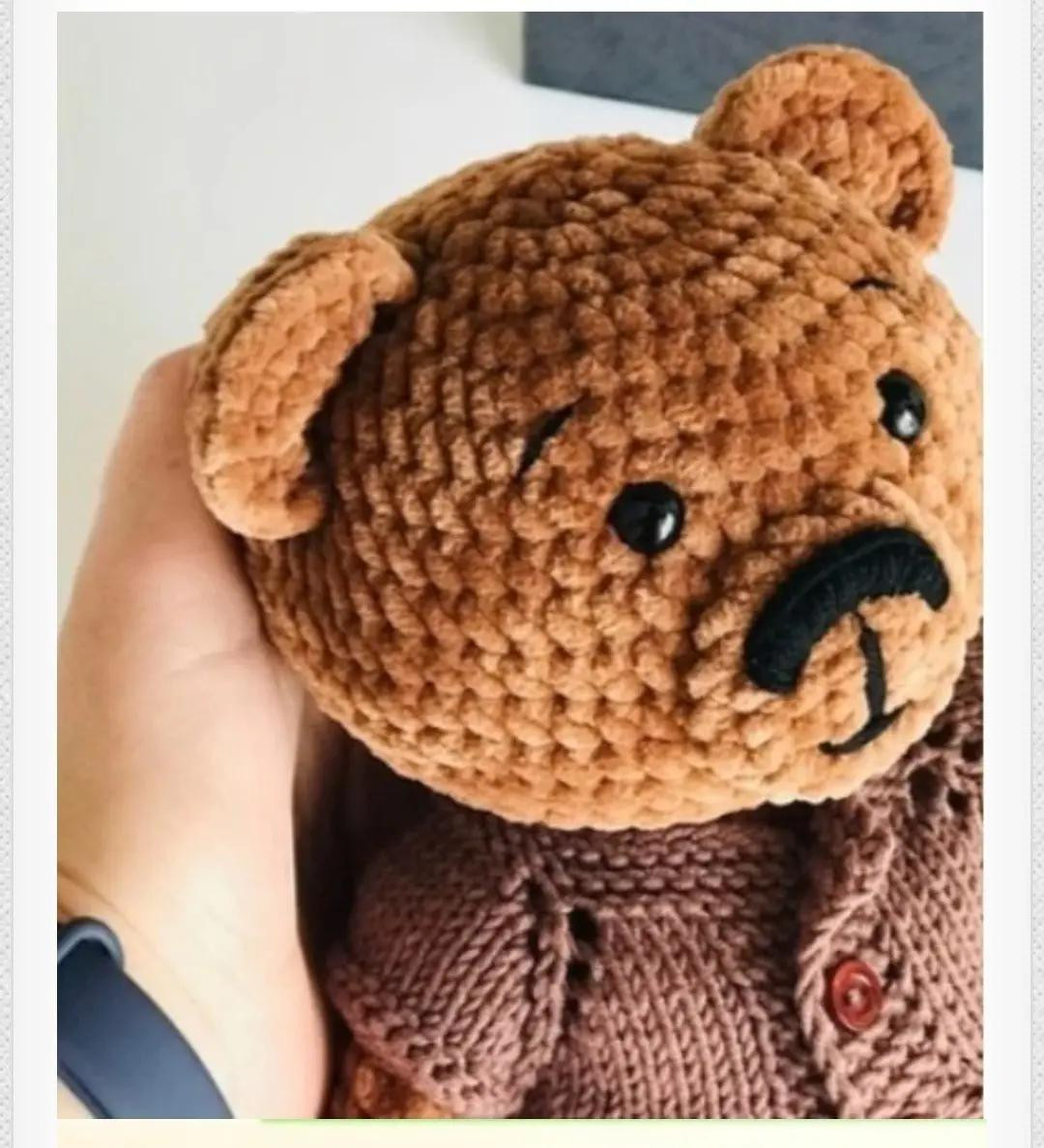 Patrón libre de osito de peluche Amigurumi con jersey