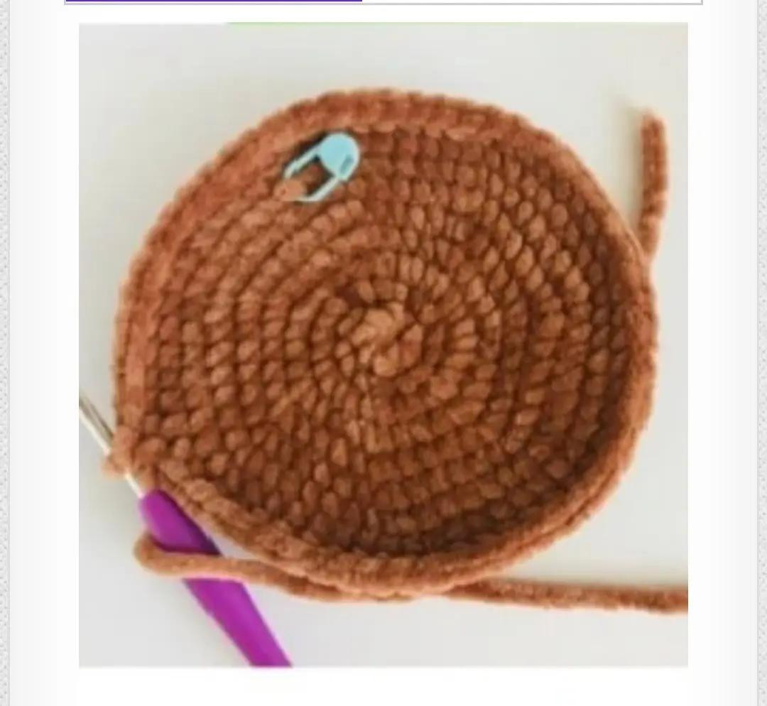 Patrón libre de osito de peluche Amigurumi con jersey