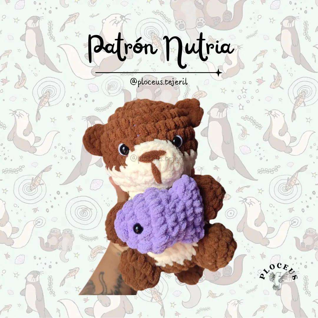 Patrón Nutria Amigurumi con Pescado Morado