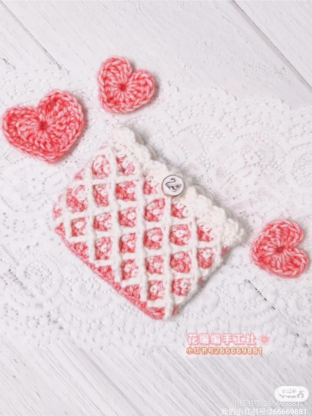 Pink and White Crochet Coin Purse with Grid Pattern Chart
