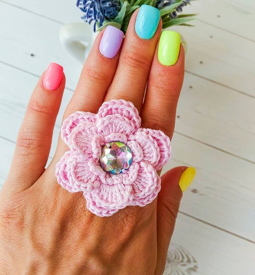 Pink Crochet Flower Ring Pattern Chart with Rhinestone Center