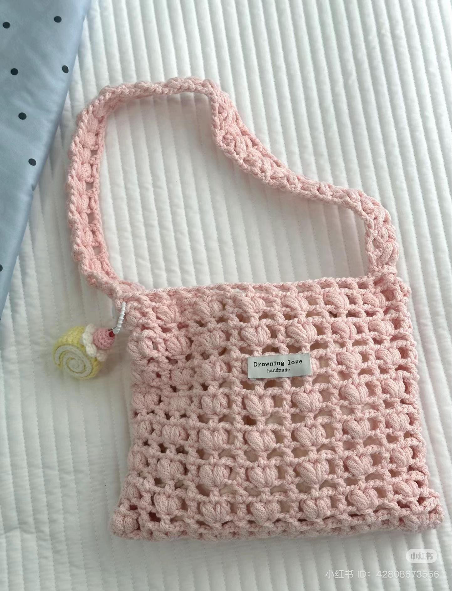 Pink Heart Mesh Crochet Shoulder Bag Pattern with Sweet Roll Keychain