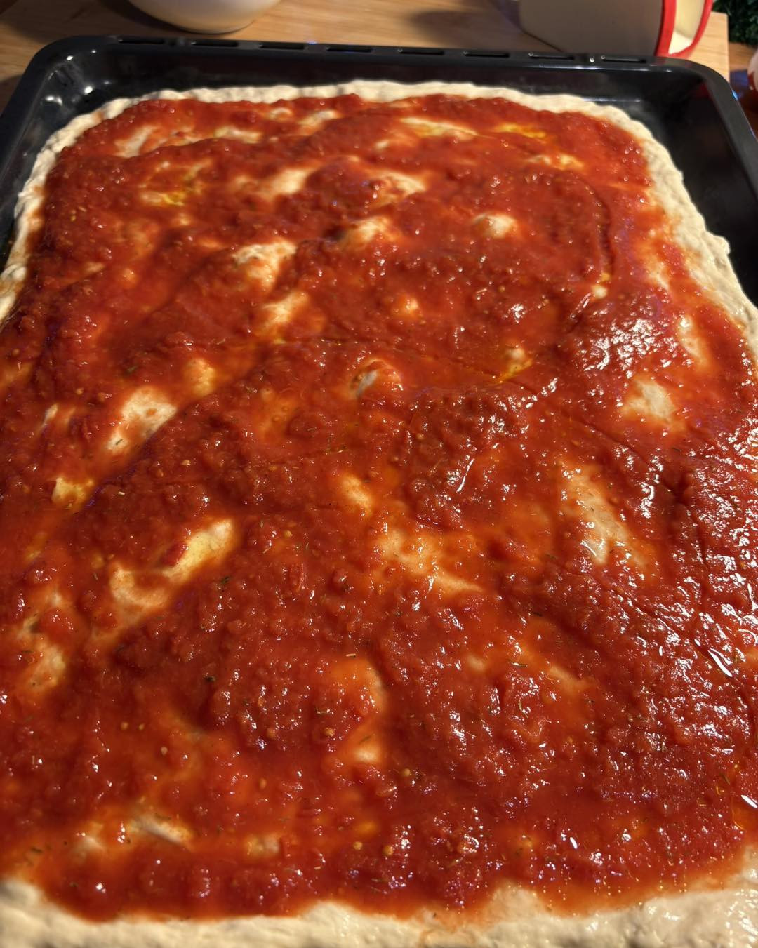 Pizza Margherita con Mozzarella Fresca: Ricetta e Ingredienti per Pizzeria Fatta in Casa