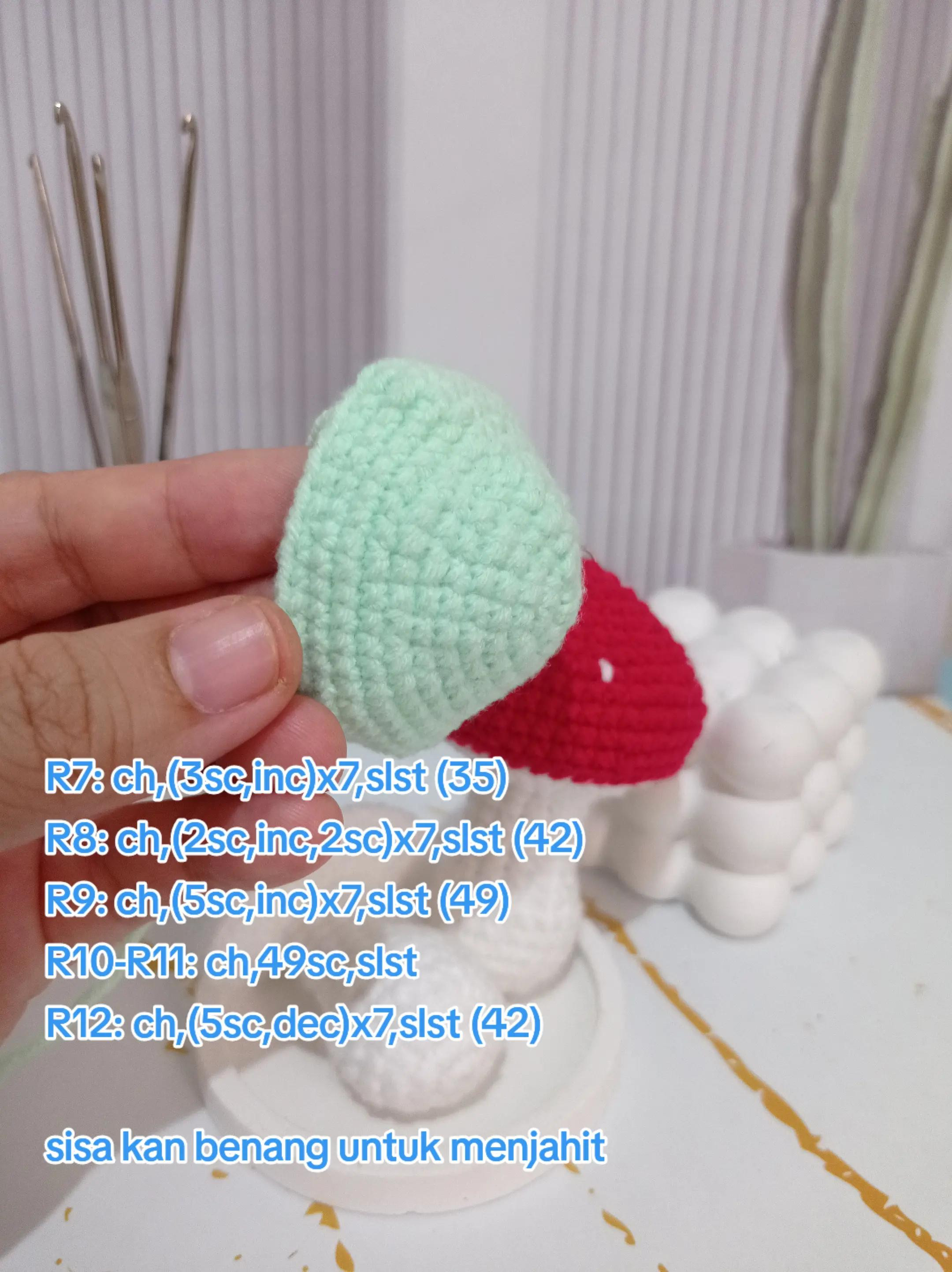 Pola Móc Len Nấm Nhỏ Dễ Thương Cho Người Mới Bắt Đầu