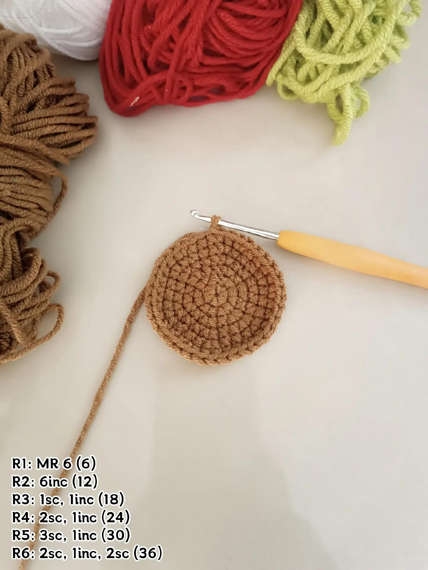 Pola Rajut Buket Kelinci Mawar Merah Putih