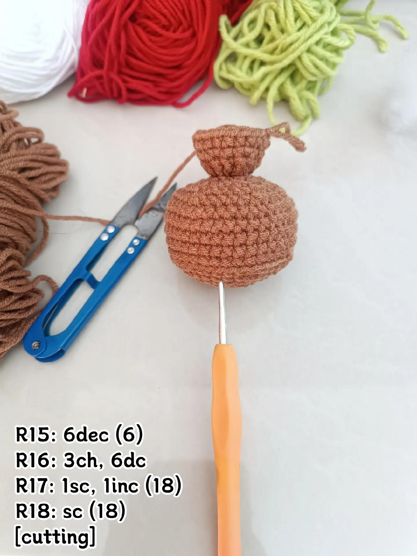 Pola Rajut Buket Kelinci Mawar Merah Putih