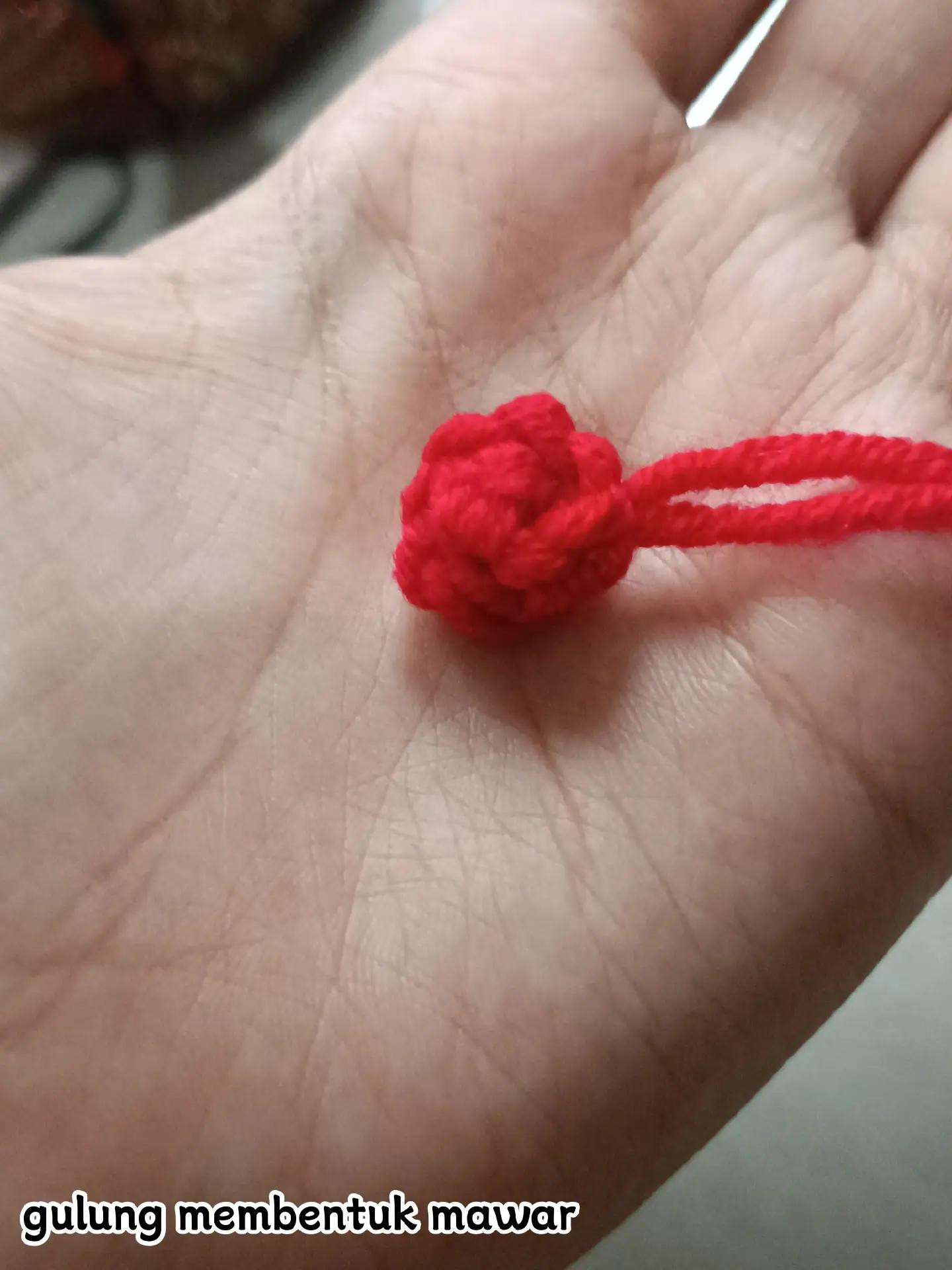 Pola Rajut Buket Kelinci Mawar Merah Putih