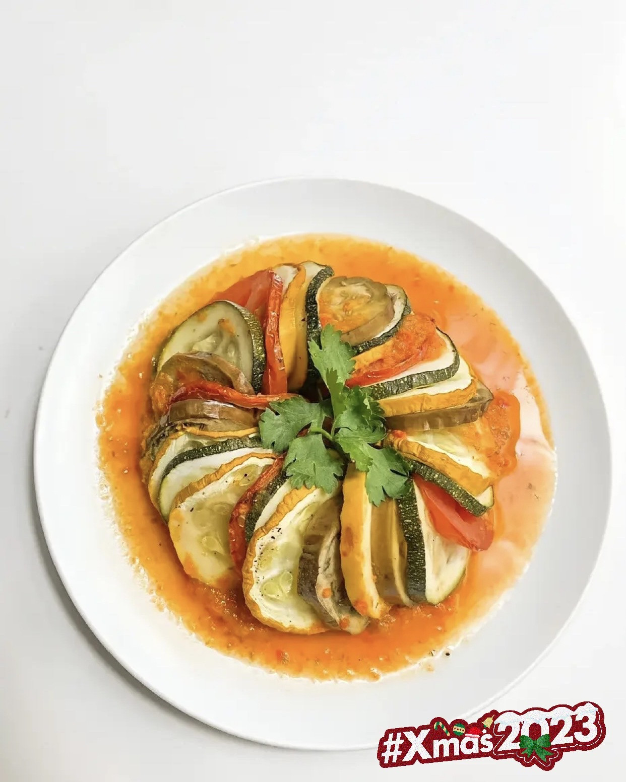 Ratatouille: Món chay kiểu Pháp với cà chua, bí xanh và cà tím nướng